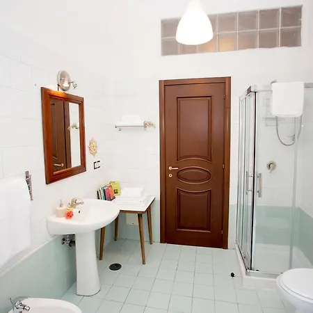 Apartment Nana Group - Restaurant And Budget Apartments On The Street Of Museums Naples