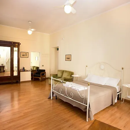 Nana Group - Restaurant And Budget Apartments On The Street Of Museums Apartment *