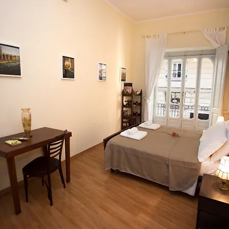 Nana Group - Restaurant And Budget Apartments On The Street Of Museums Naples