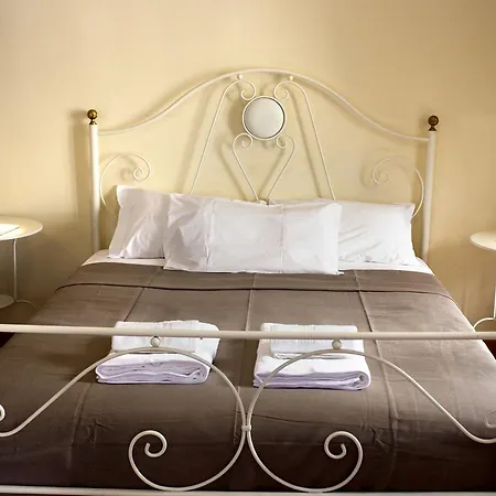 Apartment Nana Group - Restaurant And Budget Apartments On The Street Of Museums Naples