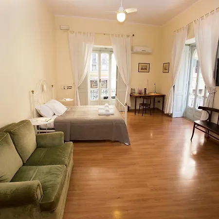 Apartment Nana Group - Restaurant And Budget Apartments On The Street Of Museums